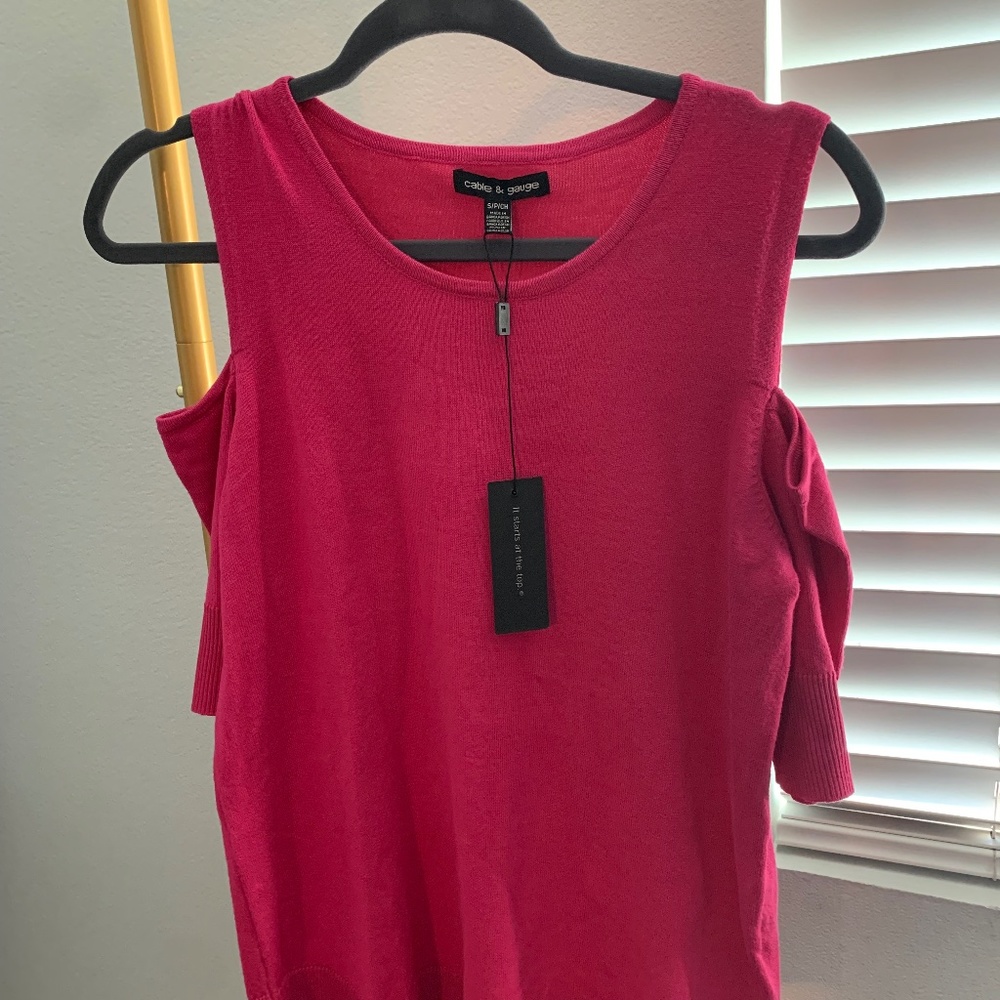 NWT Off the shoulder Pink Top